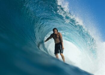 STORIES behind THE WAVES／映像の先に繋がるもの_02 Kuio-okalani Young